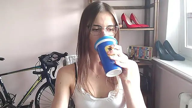 Snapshot of love_megi chatting on July 7, 2026, 1:36 pm love megi online show from July 7, 2026, 1:36 pm