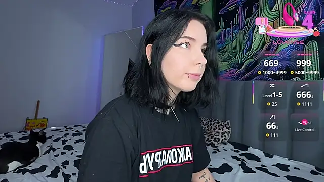 Snapshot of yourvodka chatting on October 15, 2025, 10:40 pm yourvodka online show from October 15, 2025, 10:40 pm