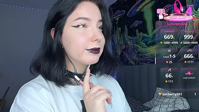 Snapshot of yourvodka chatting on October 30, 2025, 12:42 am yourvodka online show from October 30, 2025, 12:42 am