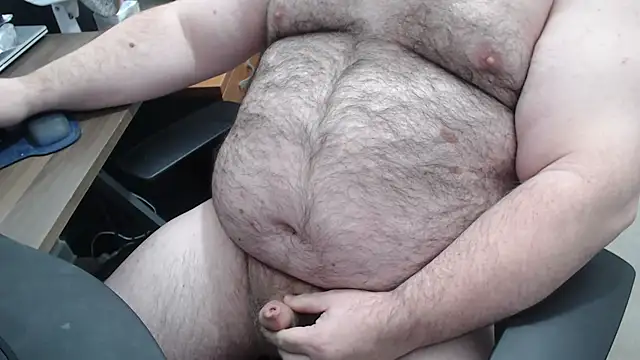 Snapshot of SmallBearUK chatting on January 15, 2026, 9:34 am SmallBearUK online show from January 15, 2026, 9:34 am