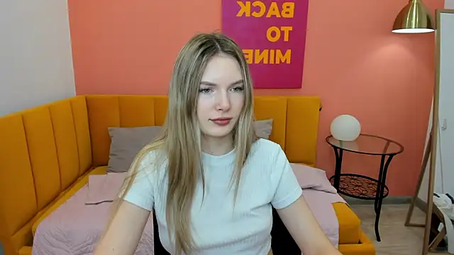 EvelineAmore online show from May 10, 2026, 1:53 am