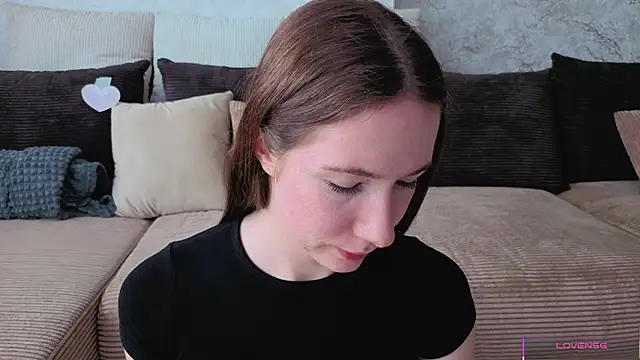 Kira mindnes online show from May 18, 2026, 6:40 am