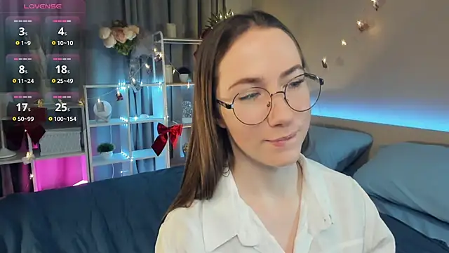 Snapshot of Kira_mindnes chatting on March 13, 2025, 7:28 pm Kira mindnes online show from March 13, 2025, 7:28 pm