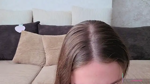 Kira mindnes online show from May 7, 2026, 6:17 am