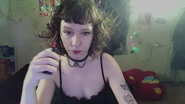 Snapshot of Lil_foxxx chatting on August 6, 2026, 12:00 pm Lil foxxx online show from August 6, 2026, 12:00 pm