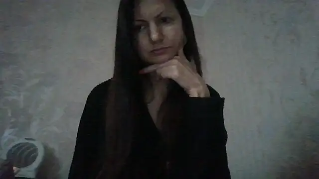 AliseWats online show from October 2, 2025, 2:20 pm