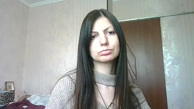 AliseWats online show from March 10, 2025, 1:32 pm