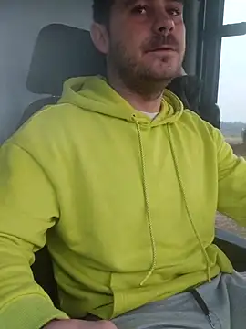 Snapshot of adisiadi chatting on March 10, 2025, 5:33 am adisiadi online show from March 10, 2025, 5:33 am