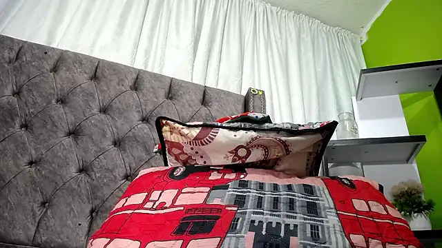 ANA-BULLOCK- online show from November 23, 2025, 12:04 pm