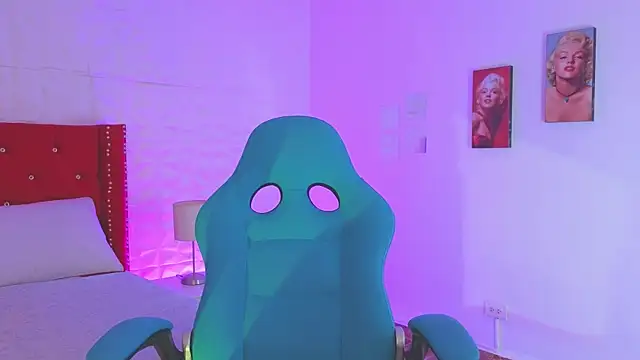 weet Evans    online show from October 21, 2025, 3:39 am