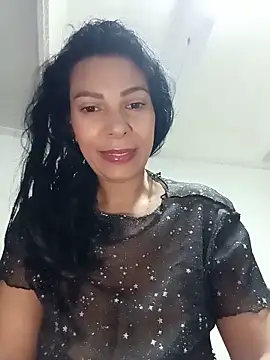 Snapshot of DaphneRosses chatting on May 12, 2026, 1:39 pm DaphneRosses online show from May 12, 2026, 1:39 pm