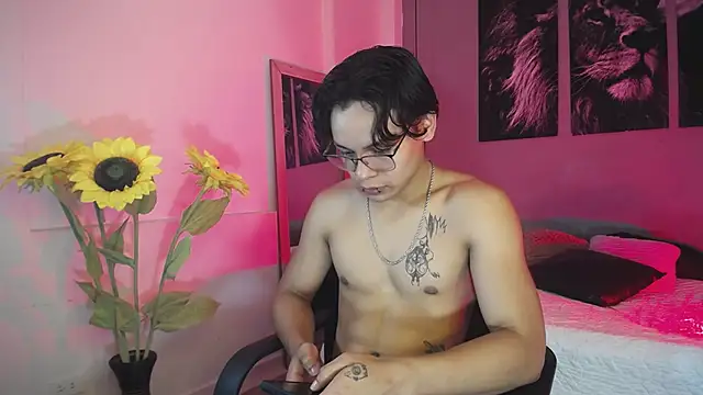 Snapshot of Draco_collins chatting on October 1, 2025, 8:13 pm Draco collins online show from October 1, 2025, 8:13 pm