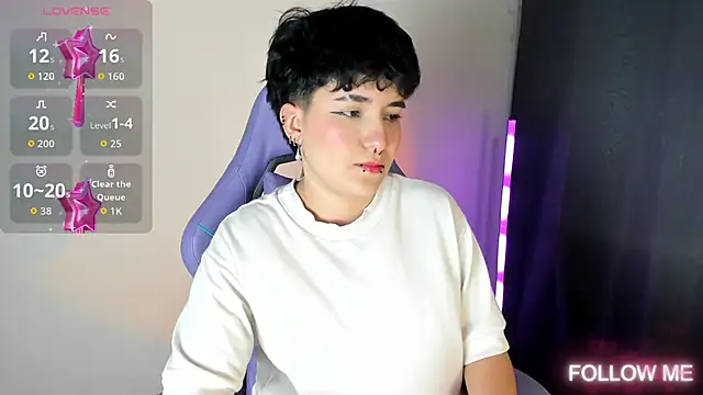 emma cute7 online show from December 19, 2025, 1:09 am