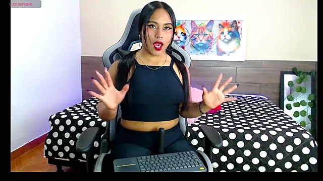 Snapshot of bella_warzon chatting on April 28, 2026, 8:13 pm bella warzon online show from April 28, 2026, 8:13 pm