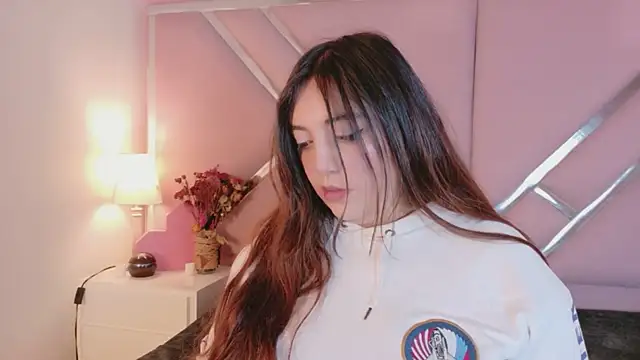 Snapshot of Roxanediaz chatting on September 30, 2025, 8:59 pm Roxanediaz online show from September 30, 2025, 8:59 pm