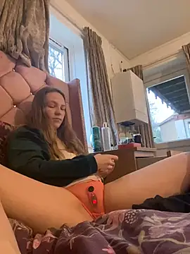 Snapshot of feedeegeorgie chatting on March 14, 2025, 5:35 pm feedeegeorgie online show from March 14, 2025, 5:35 pm