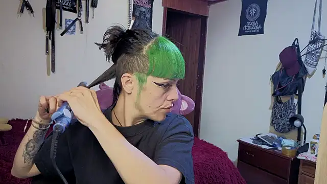 freyaa sorcerees online show from December 2, 2025, 3:36 pm