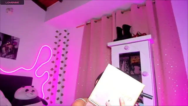 Vickysth online show from October 22, 2025, 10:41 pm