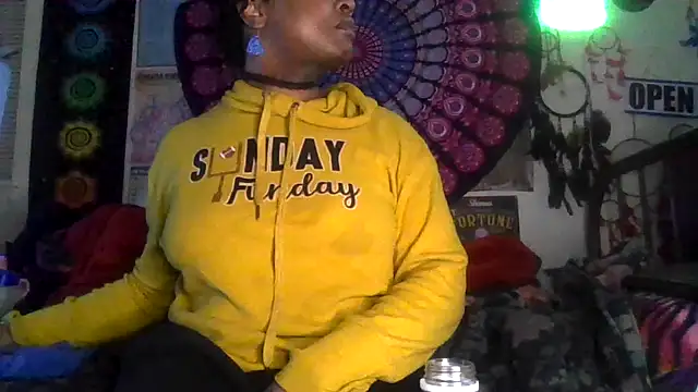 Snapshot of GardeniaFields chatting on February 4, 2026, 7:47 am GardeniaFields online show from February 4, 2026, 7:47 am