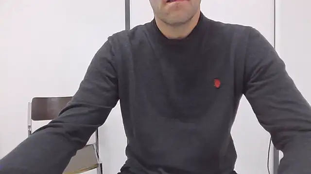 Snapshot of Simon_76 chatting on September 30, 2025, 1:06 pm Simon 76 online show from September 30, 2025, 1:06 pm