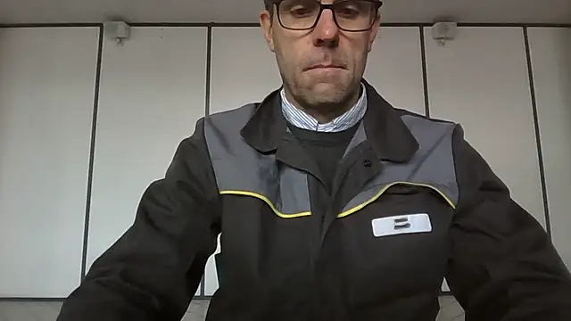 Snapshot of Simon_76 chatting on September 25, 2025, 3:18 pm Simon 76 online show from September 25, 2025, 3:18 pm