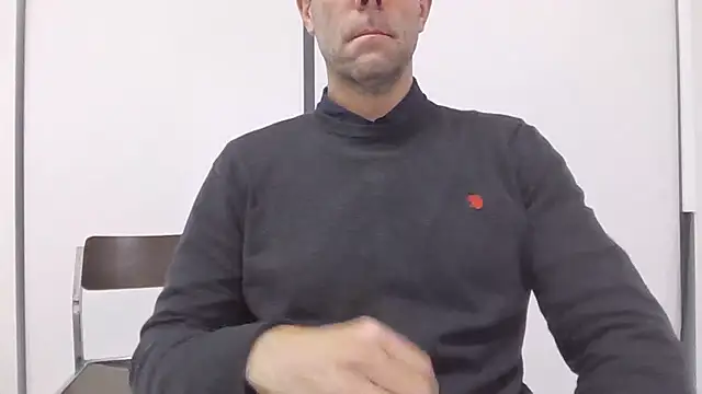 Snapshot of Simon_76 chatting on October 7, 2025, 3:02 pm Simon 76 online show from October 7, 2025, 3:02 pm