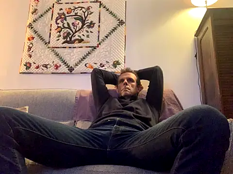 Snapshot of Simon_76 chatting on October 19, 2025, 8:00 pm Simon 76 online show from October 19, 2025, 8:00 pm