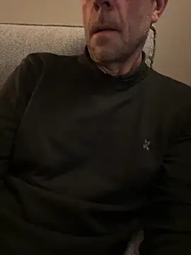 Snapshot of Simon_76 chatting on October 15, 2025, 8:28 pm Simon 76 online show from October 15, 2025, 8:28 pm