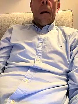 Snapshot of Simon_76 chatting on October 8, 2025, 8:20 pm Simon 76 online show from October 8, 2025, 8:20 pm