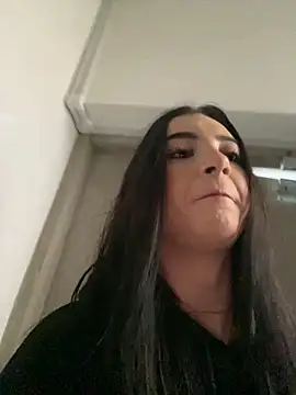 Snapshot of MagieeThomson chatting on November 5, 2025, 11:24 am MagieeThomson online show from November 5, 2025, 11:24 am