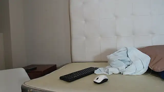 willow smitt online show from January 12, 2026, 12:12 pm