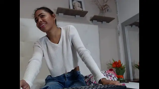 willow smitt online show from September 13, 2025, 1:22 pm