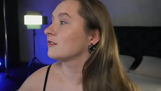 Snapshot of saint_trisha chatting on March 21, 2026, 8:24 pm saint trisha online show from March 21, 2026, 8:24 pm