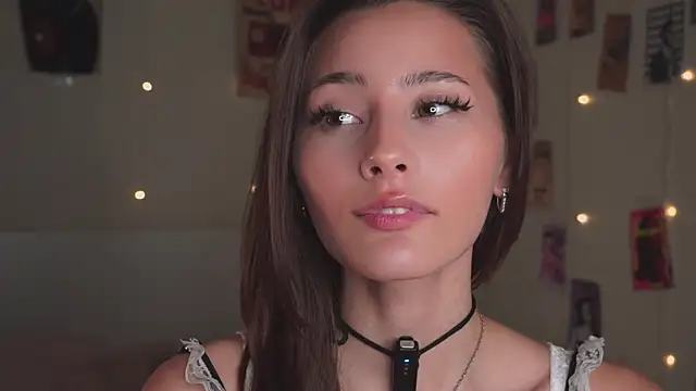 EditaBails online show from October 22, 2025, 7:13 pm