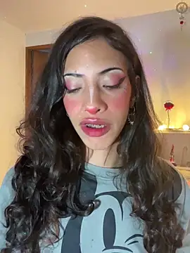 Lia Valmont online show from April 8, 2026, 8:05 am