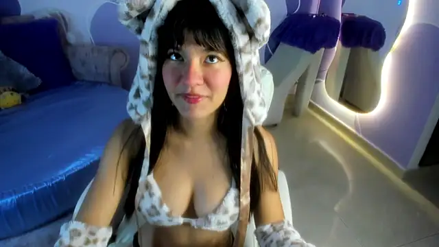 auroracute02 online show from October 13, 2025, 1:12 pm