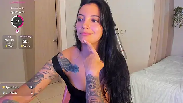 Snapshot of roxy_hell chatting on May 25, 2026, 10:52 pm roxy hell online show from May 25, 2026, 10:52 pm