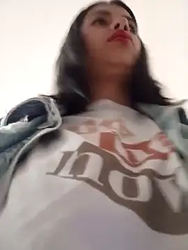 Snapshot of Nathaly_12 chatting on March 7, 2026, 12:10 pm Nathaly 12 online show from March 7, 2026, 12:10 pm