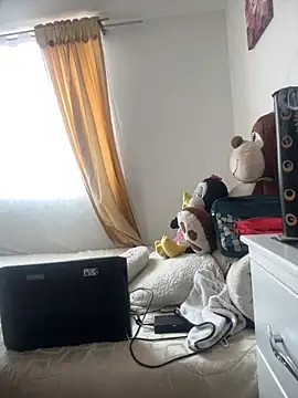 VictoriaGerard Pink online show from October 24, 2025, 3:44 pm