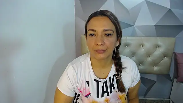 Milf-Prettyboobs online show from December 3, 2025, 10:58 am