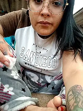 DaniPoison online show from April 19, 2026, 1:34 pm