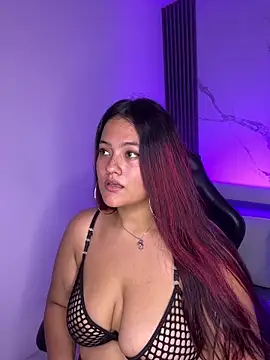 VanessaScott  online show from October 3, 2025, 6:59 am