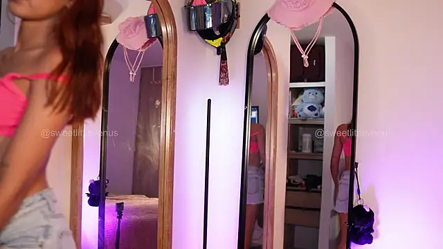 sweetlittlevenus online show from April 11, 2026, 9:40 pm