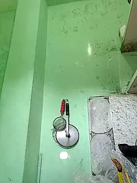 Hotty-Nidhi online show from December 17, 2025, 5:12 am