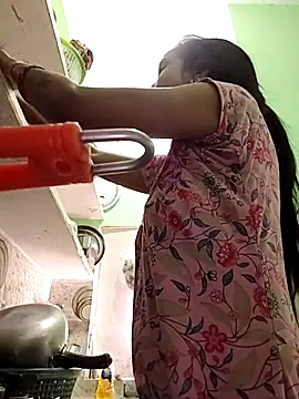 Hotty-Nidhi online show from April 5, 2026, 3:35 am