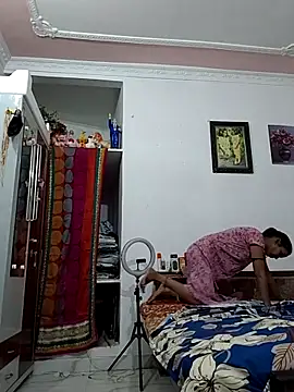 Hotty-Nidhi online show from April 2, 2026, 4:19 am