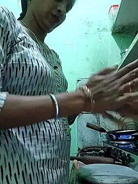 Hotty-Nidhi online show from March 17, 2026, 4:43 pm