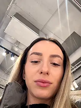 AlexisWhit online show from November 23, 2025, 8:57 am