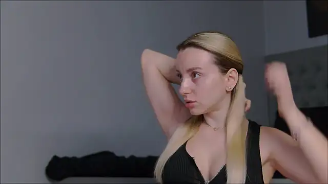 Snapshot of AlexisWhit chatting on February 8, 2026, 8:01 am AlexisWhit online show from February 8, 2026, 8:01 am