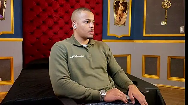 AshtonnSummer online show from March 21, 2025, 11:12 am